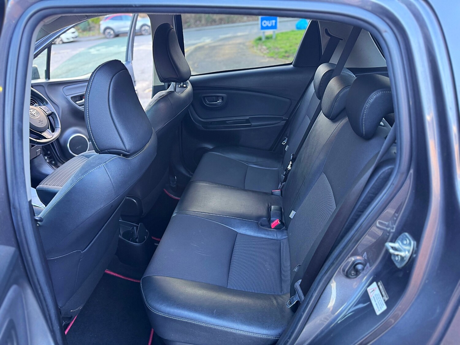 Used Toyota Yaris 2017 for sale - 77740320: Photo 36