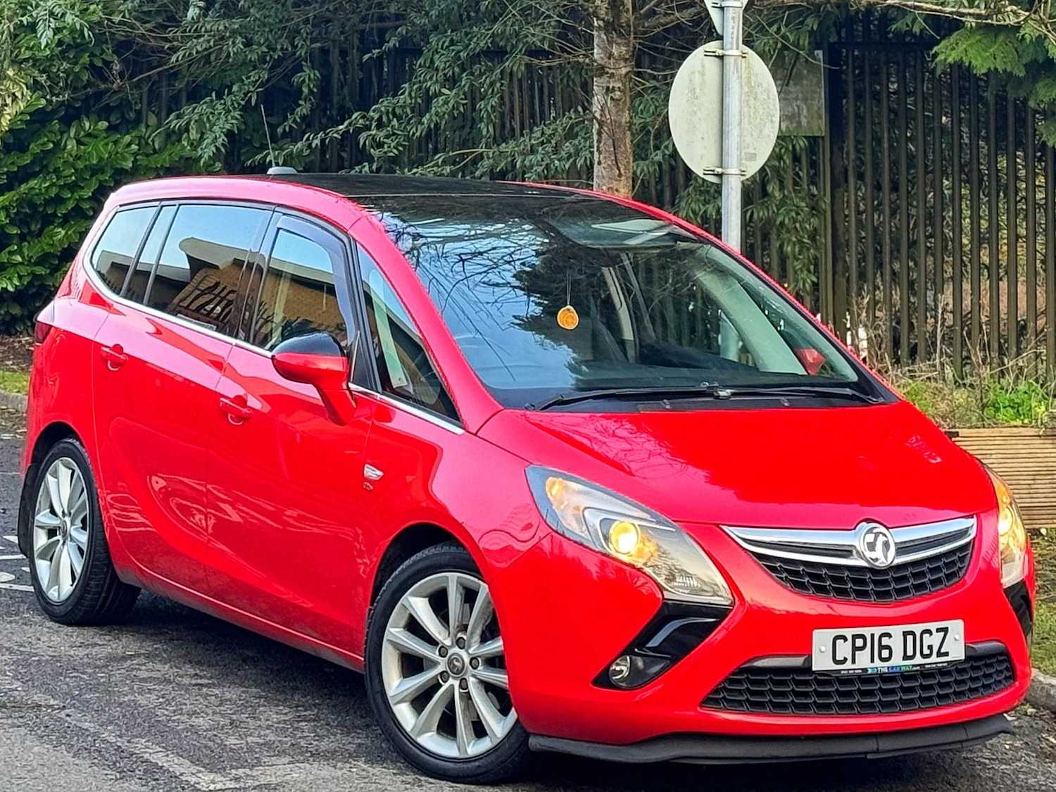 Used Vauxhall Zafira 2016 for sale - 77587842: Photo 2