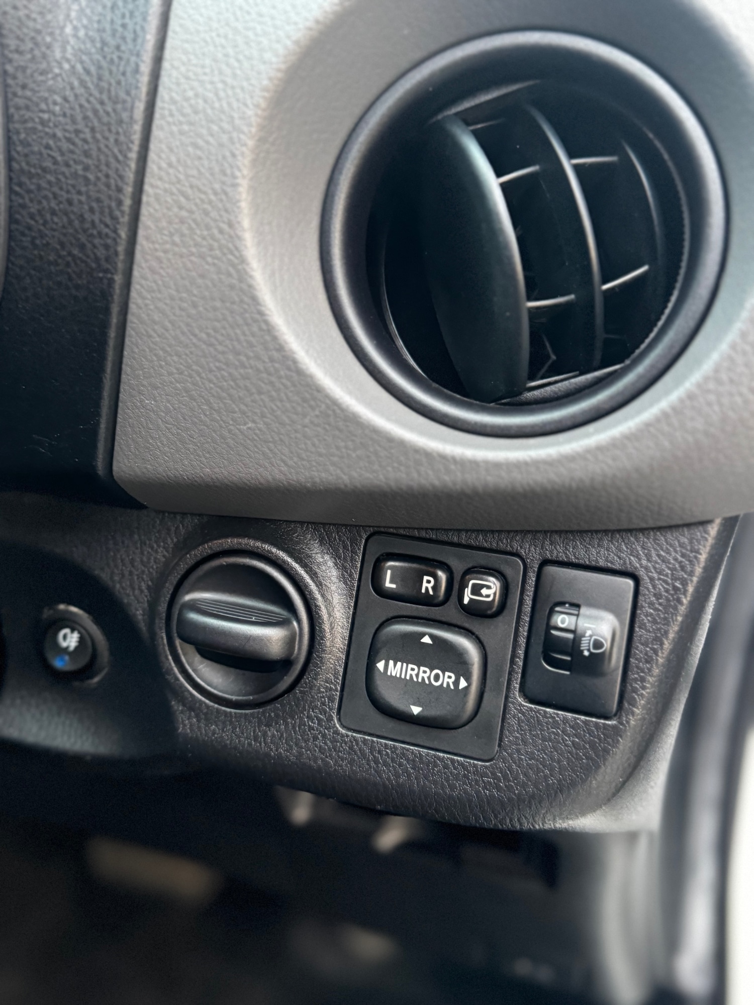 Used Toyota Vitz 2026 for sale - 78058986: Photo 44