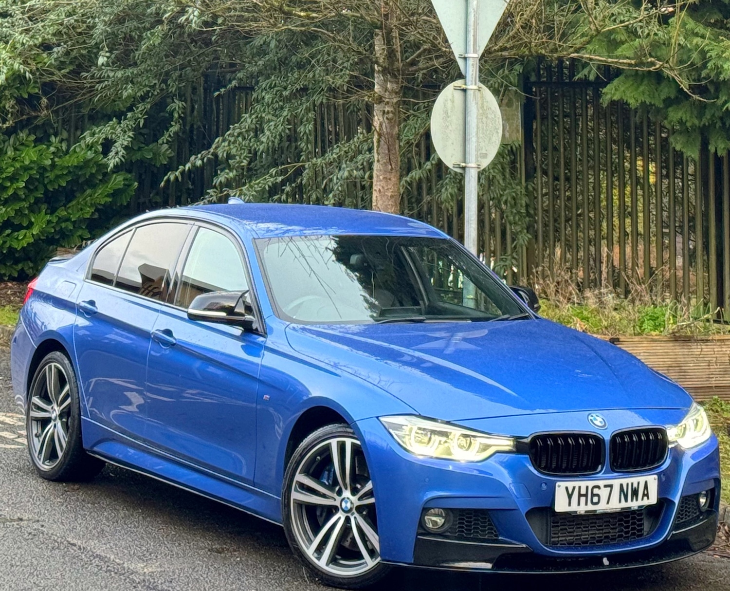 Used BMW 3 Series 2017 for sale - 77560079: Photo 2