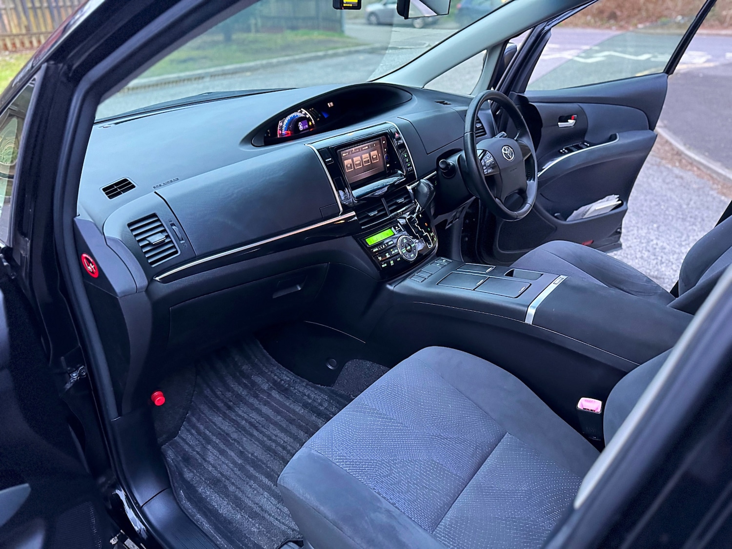 Used Toyota Estima 2026 for sale - 77994753: Photo 37