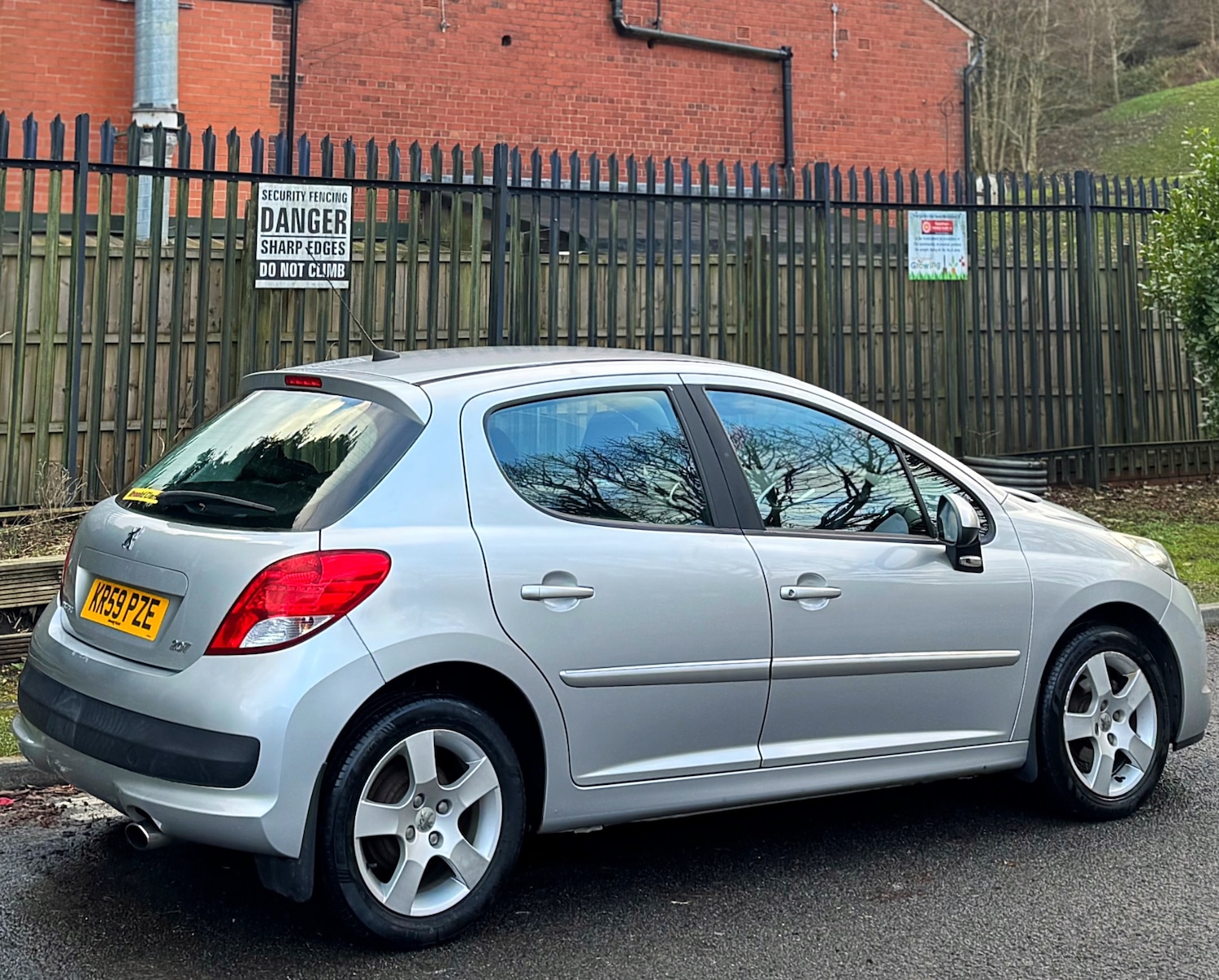 Used Peugeot 207 2009 for sale - 76904944: Photo 16