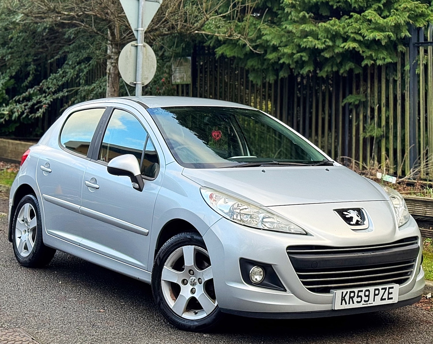 Used Peugeot 207 2009 for sale - 76904944: Photo 2