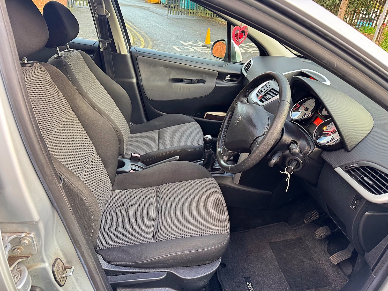 Used Peugeot 207 2009 for sale - 76904944: Photo 21