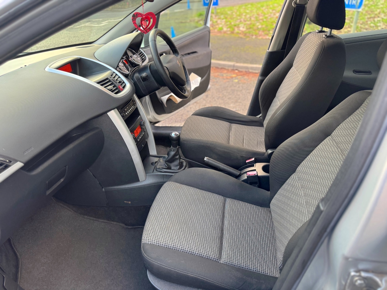 Used Peugeot 207 2009 for sale - 76904944: Photo 26