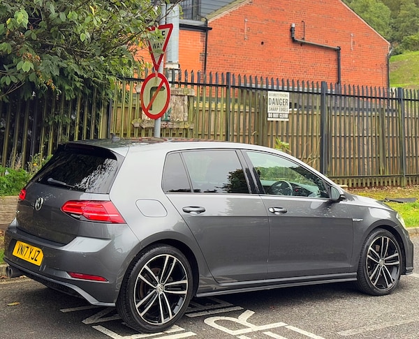 Used Volkswagen Golf 2017 for sale - 76249872: Photo 24