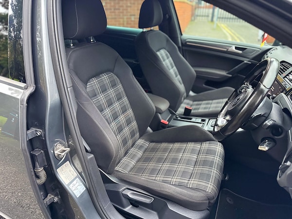 Used Volkswagen Golf 2017 for sale - 76249872: Photo 33