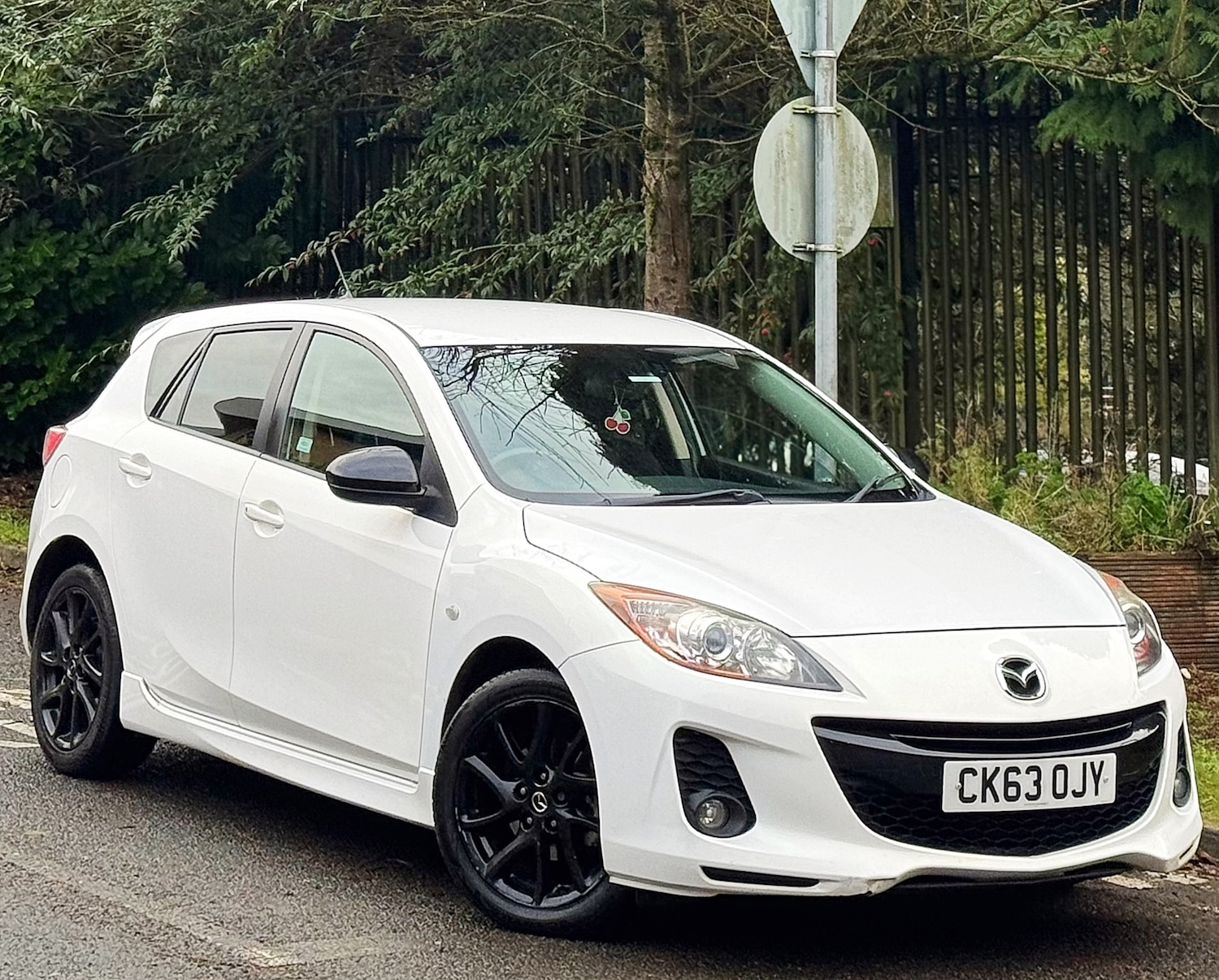 Used Mazda Mazda3 2013 for sale - 76940219: Photo 2