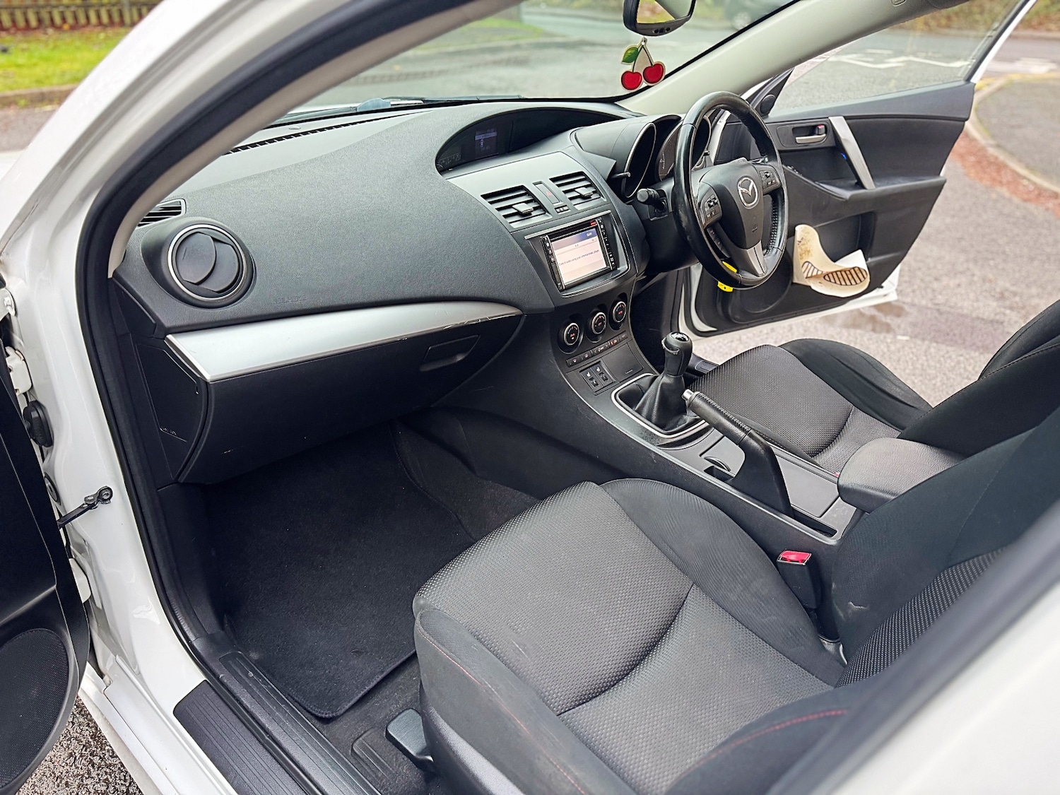 Used Mazda Mazda3 2013 for sale - 76940219: Photo 35