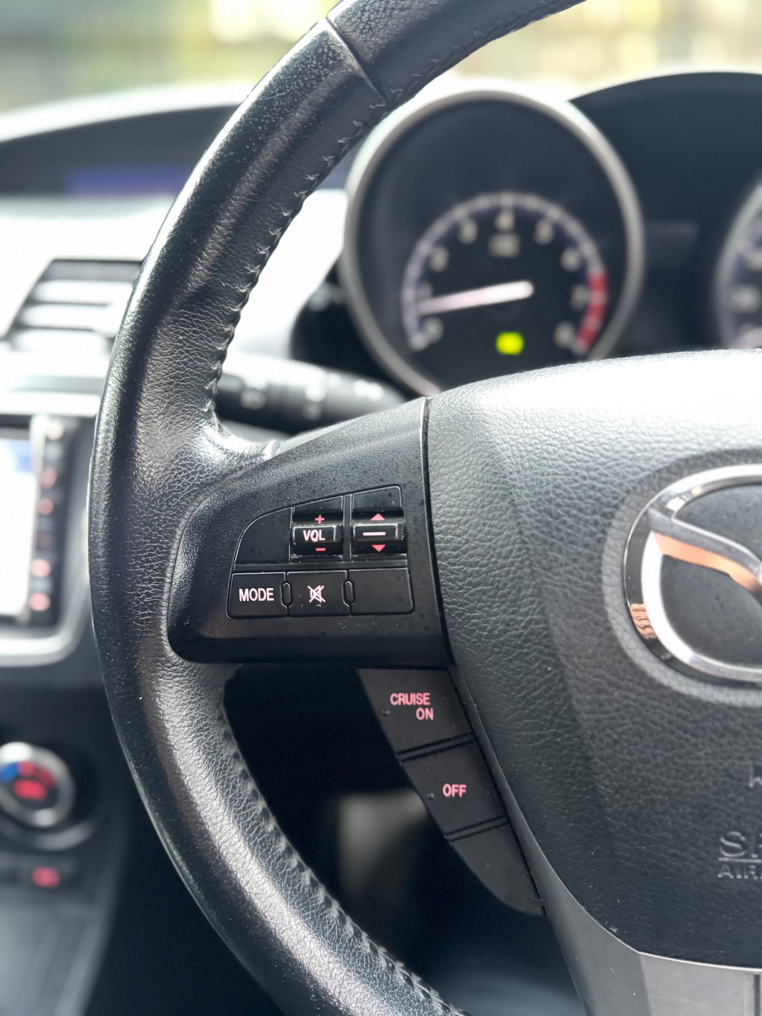 Used Mazda Mazda3 2013 for sale - 76940219: Photo 46