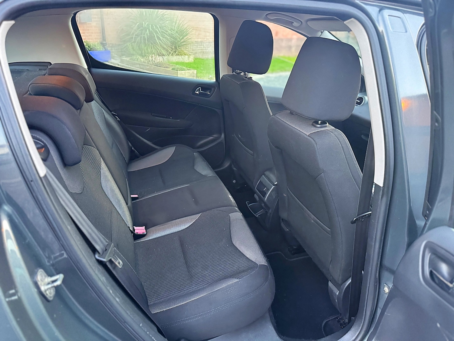 Used Peugeot 308 2011 for sale - 77103718: Photo 11