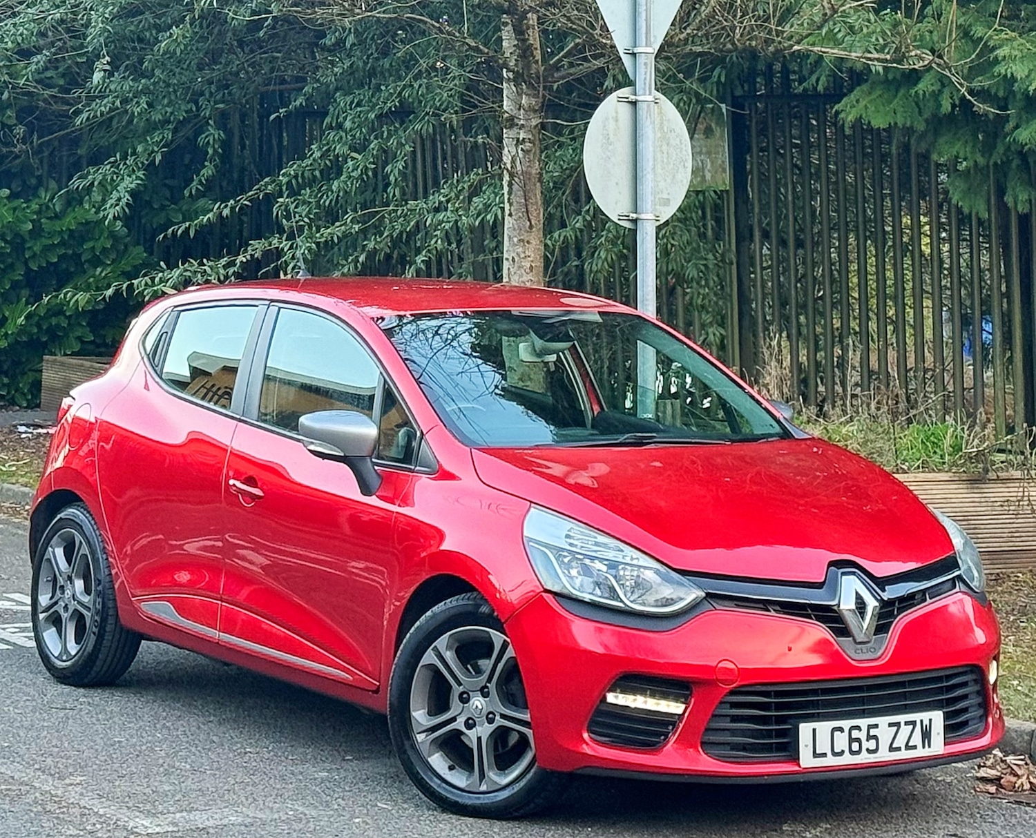 Used Renault Clio 2015 for sale - 77100685: Photo 1