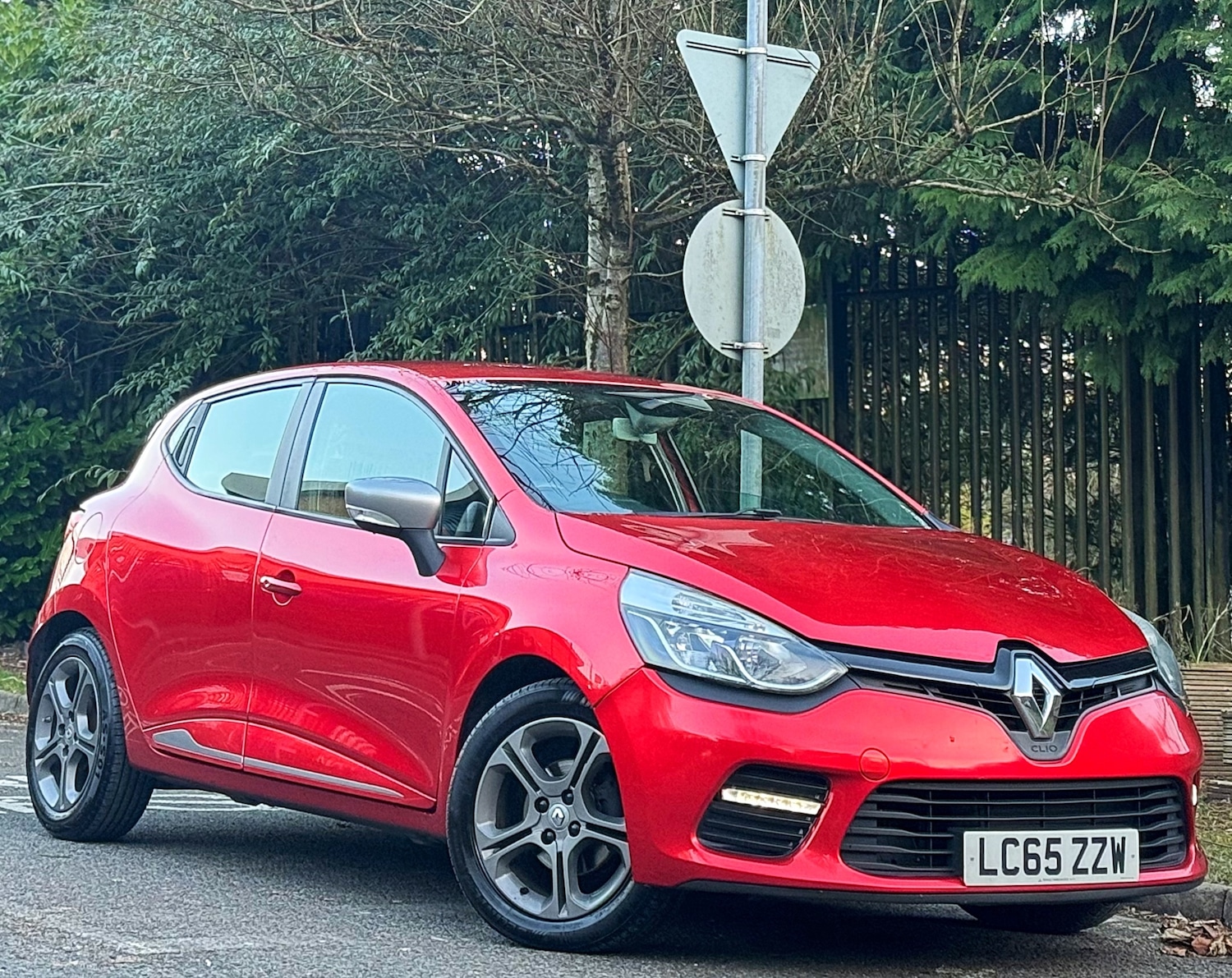 Used Renault Clio 2015 for sale - 77100685: Photo 3