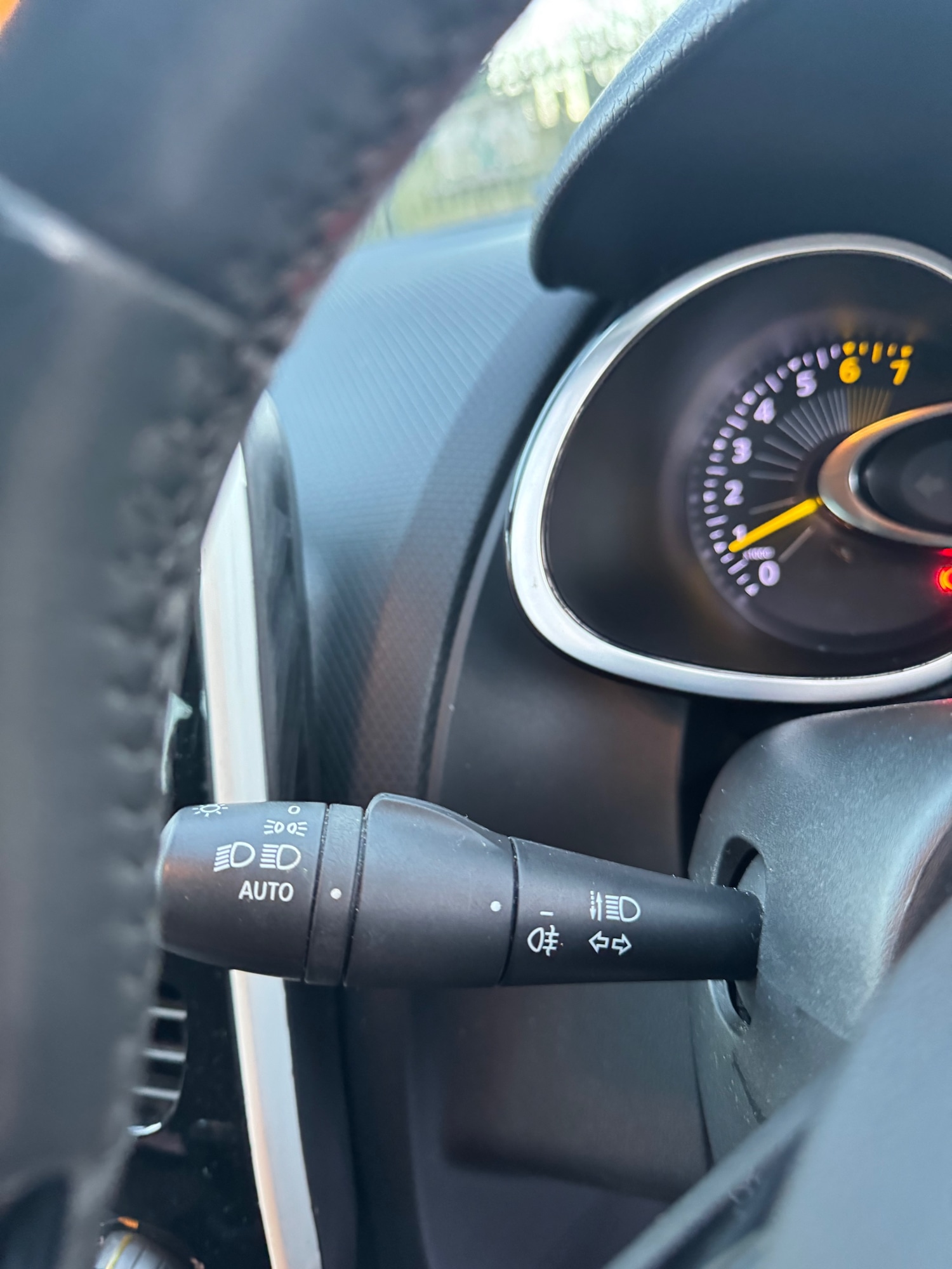 Used Renault Clio 2015 for sale - 77100685: Photo 49