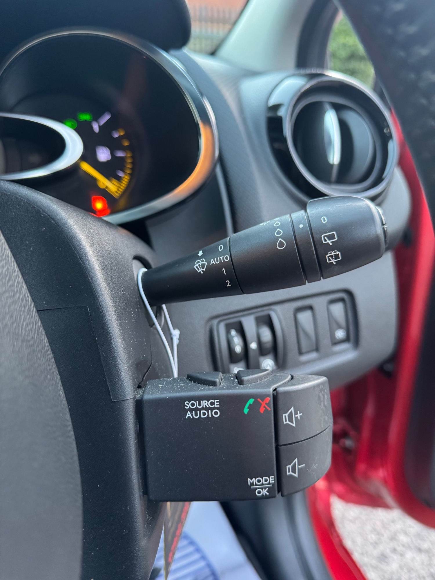 Used Renault Clio 2015 for sale - 77100685: Photo 51