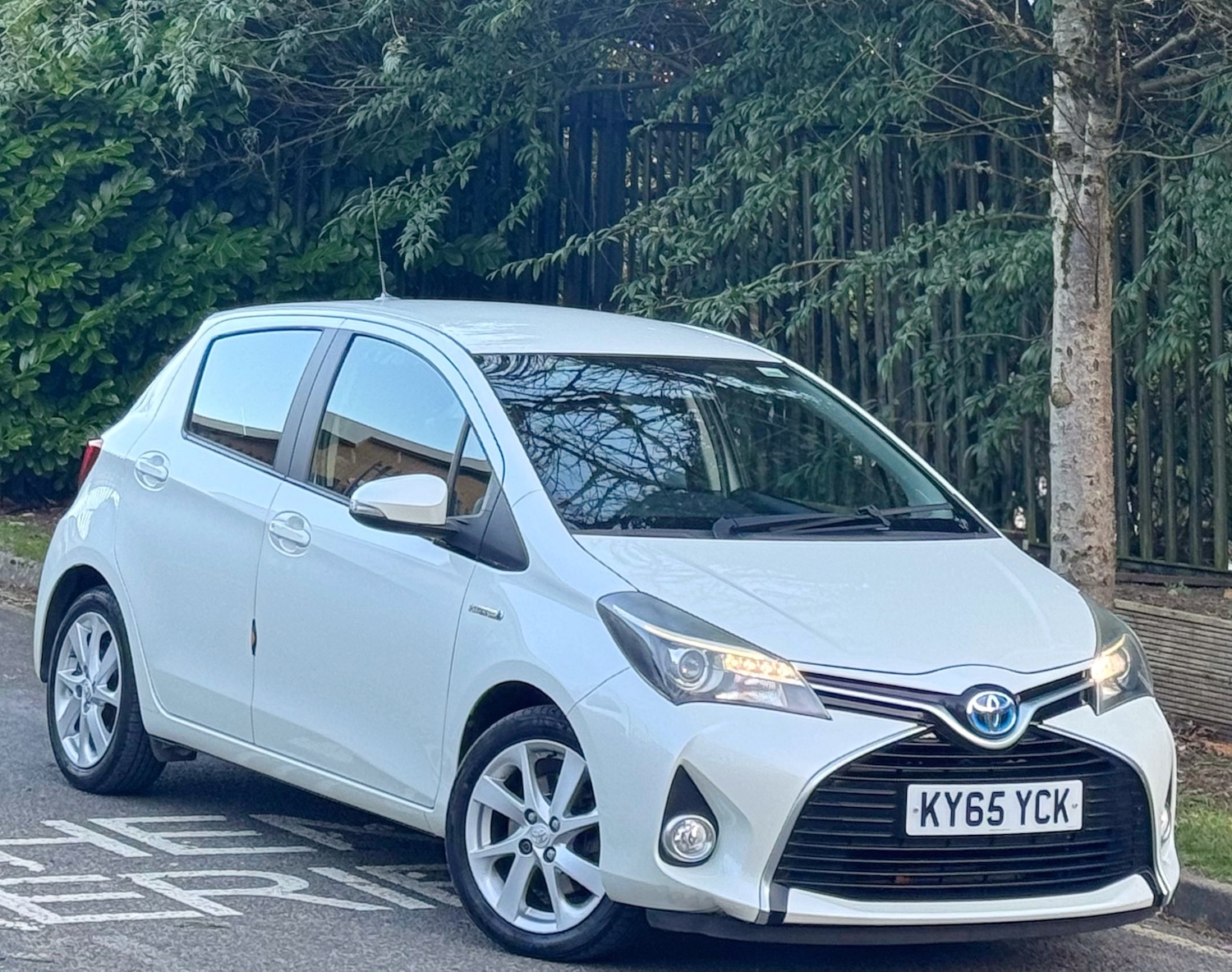 Used Toyota Yaris 2015 for sale - 77100581: Photo 1