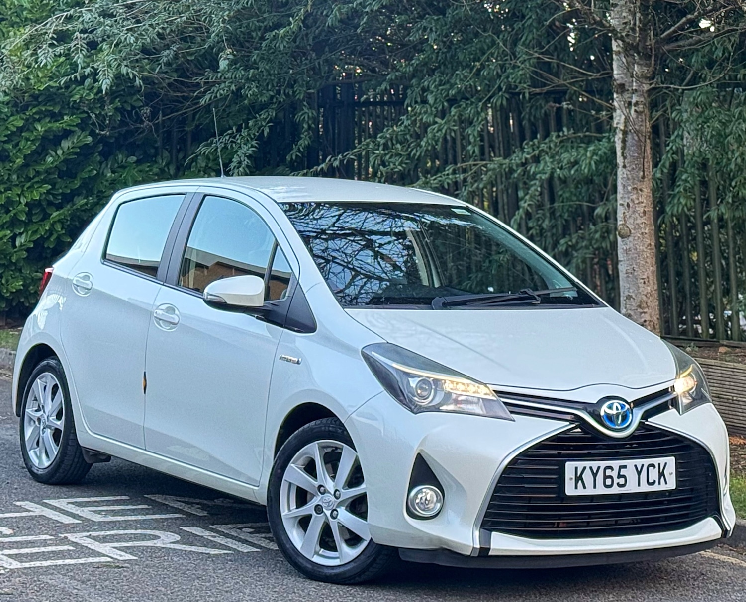 Used Toyota Yaris 2015 for sale - 77100581: Photo 2