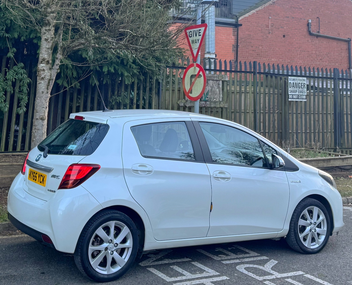 Used Toyota Yaris 2015 for sale - 77100581: Photo 23