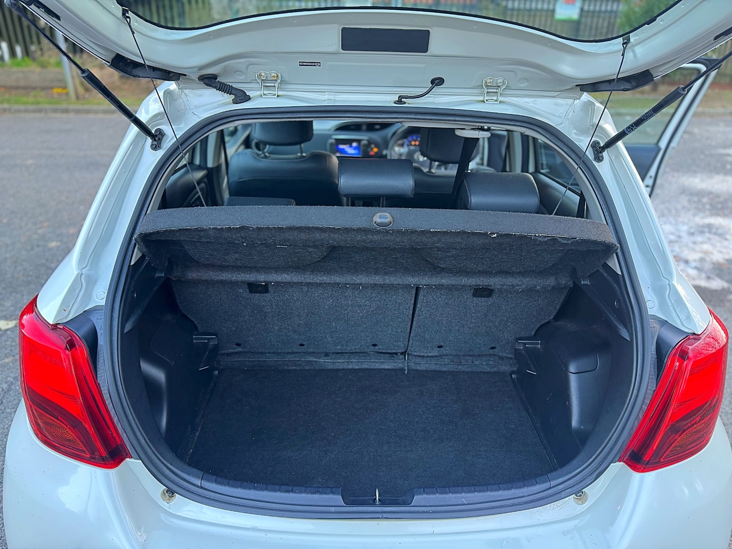 Used Toyota Yaris 2015 for sale - 77100581: Photo 39