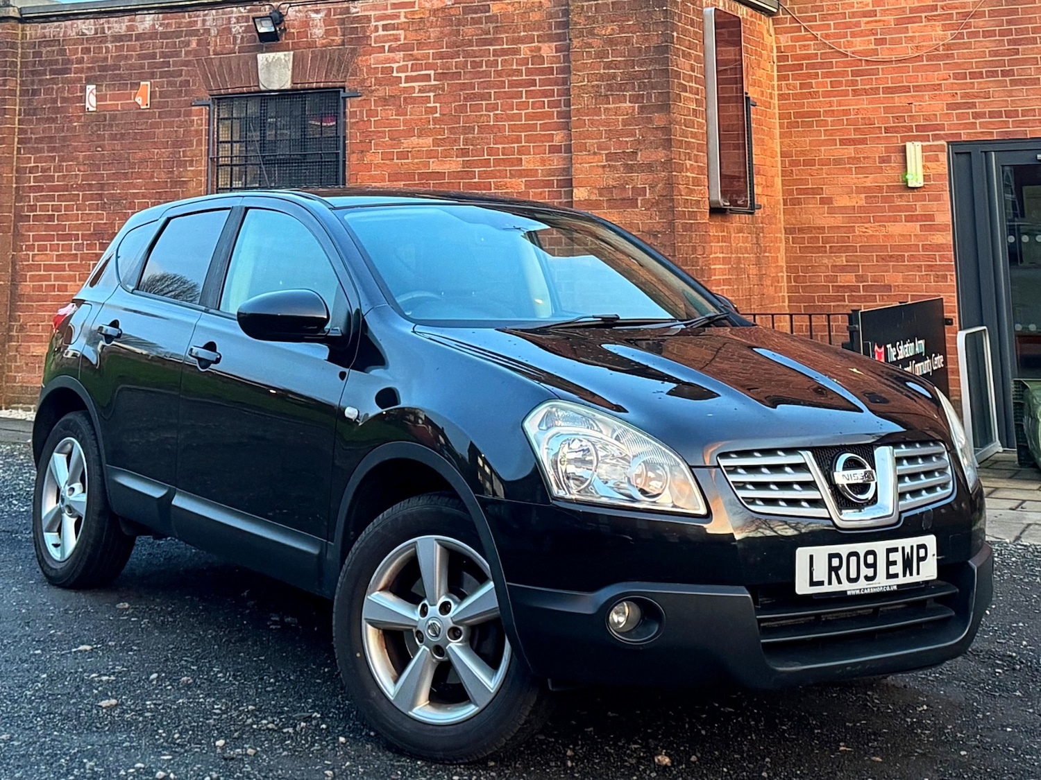 Used Nissan Qashqai 2009 for sale - 77345729: Photo 2