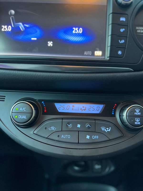 Used Toyota Yaris 2016 for sale - 76193427: Photo 55