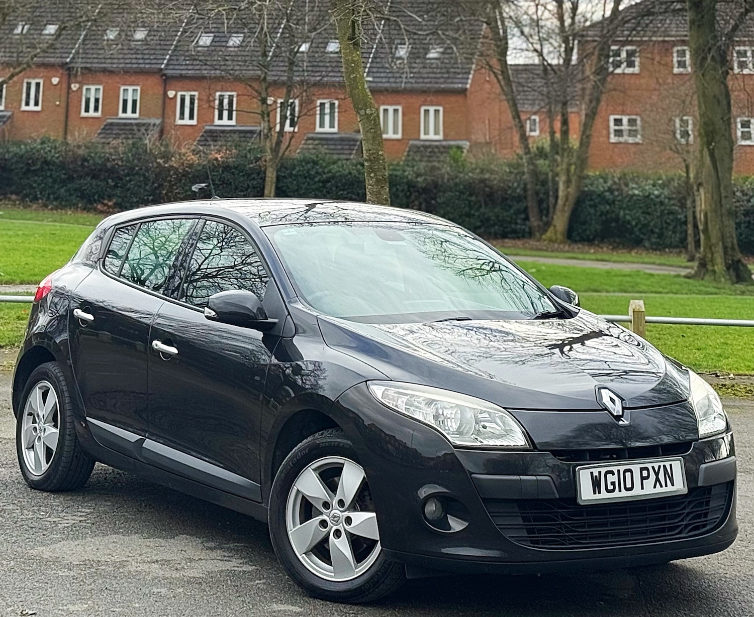 Used Renault Megane 2010 for sale - 77672133: Photo 2