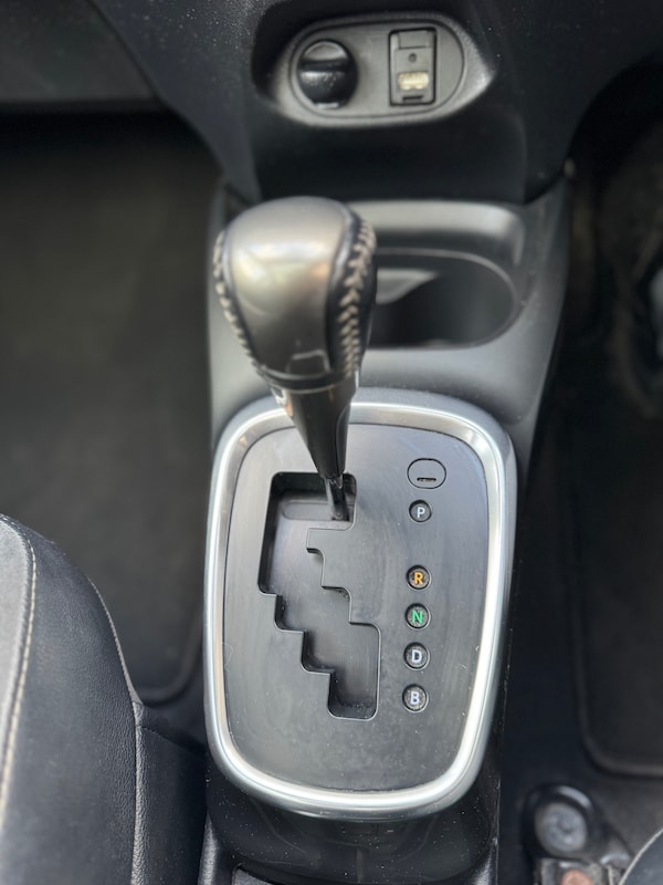 Used Toyota Yaris 2014 for sale - 75836674: Photo 58