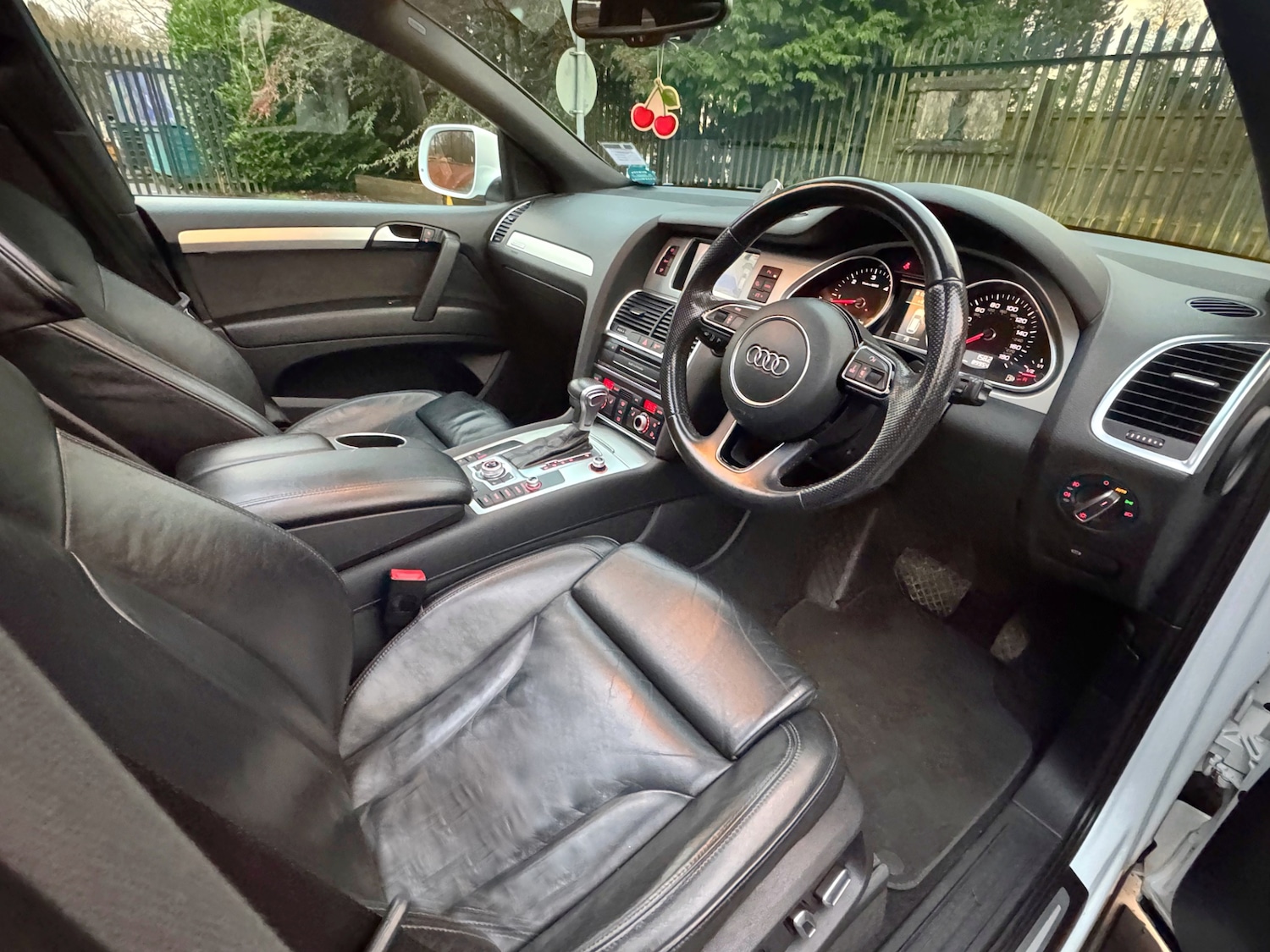 Used Audi Q7 2014 for sale - 76742278: Photo 32