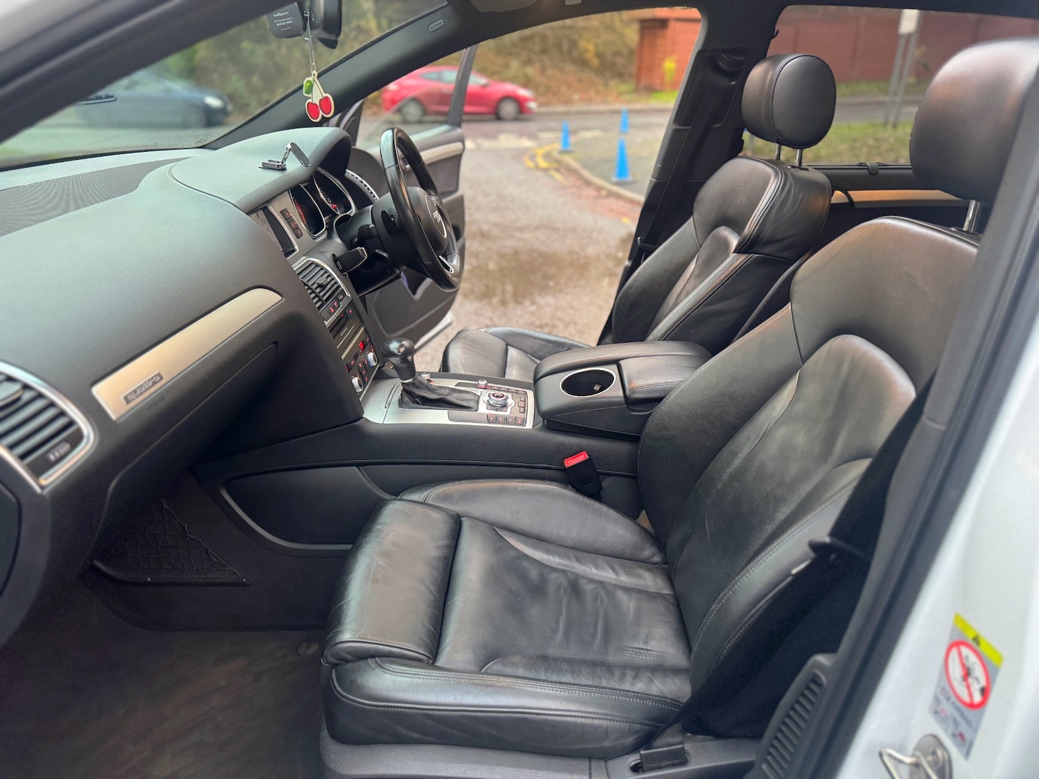 Used Audi Q7 2014 for sale - 76742278: Photo 38