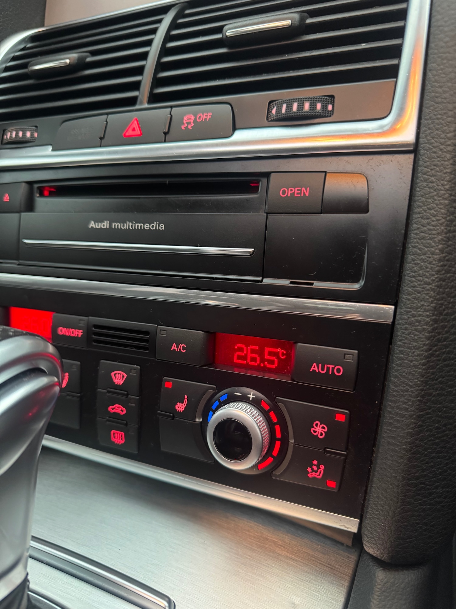 Used Audi Q7 2014 for sale - 76742278: Photo 69