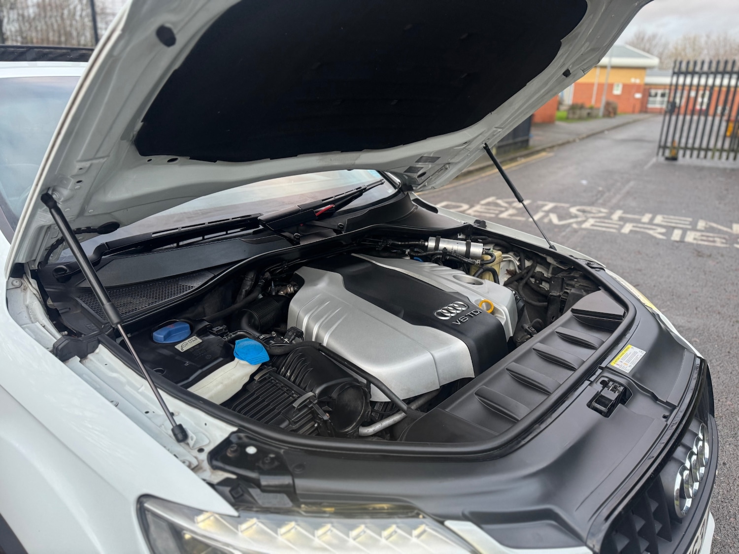 Used Audi Q7 2014 for sale - 76742278: Photo 78