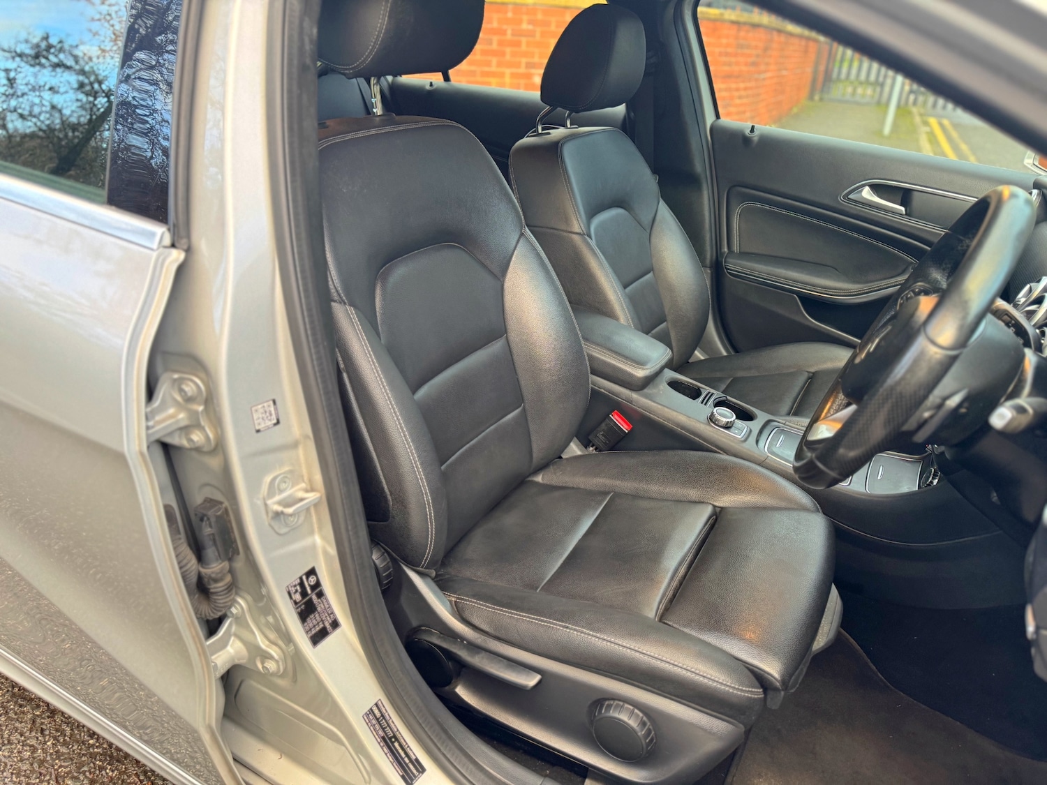 Used Mercedes-Benz A-Class 2017 for sale - 76758211: Photo 32