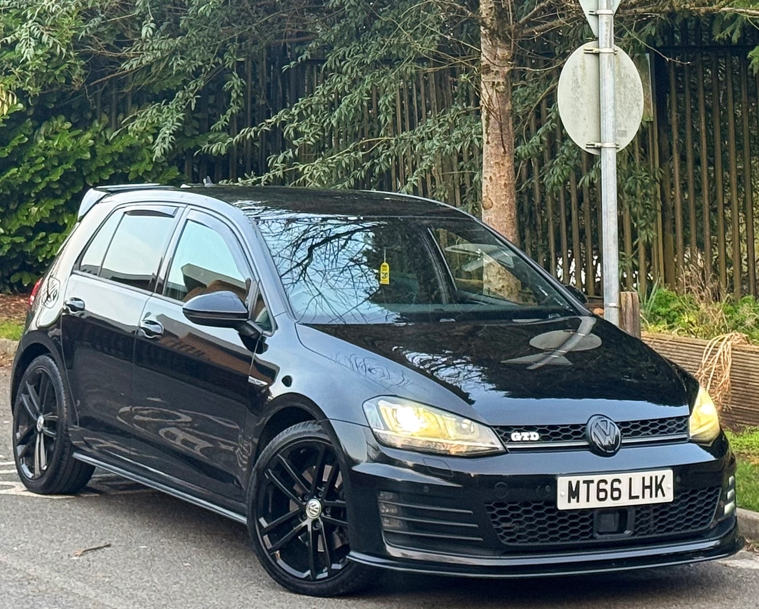 Used Volkswagen Golf 2016 for sale - 77981138: Photo 2