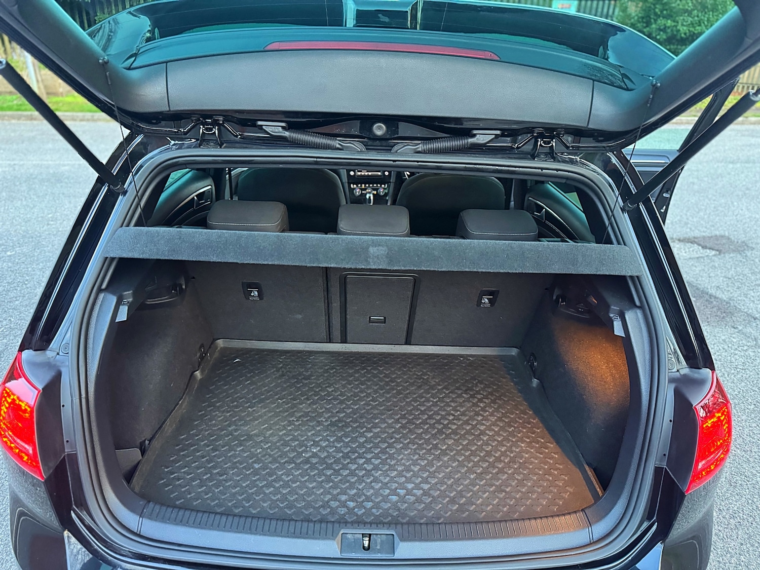 Used Volkswagen Golf 2016 for sale - 77981138: Photo 41