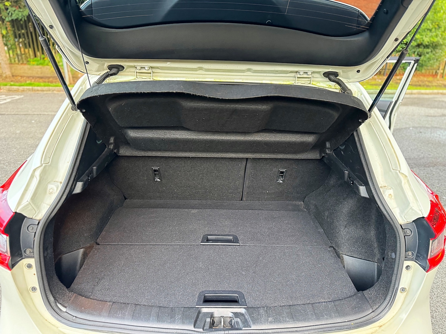 Used Nissan Qashqai 2018 for sale - 76104562: Photo 38