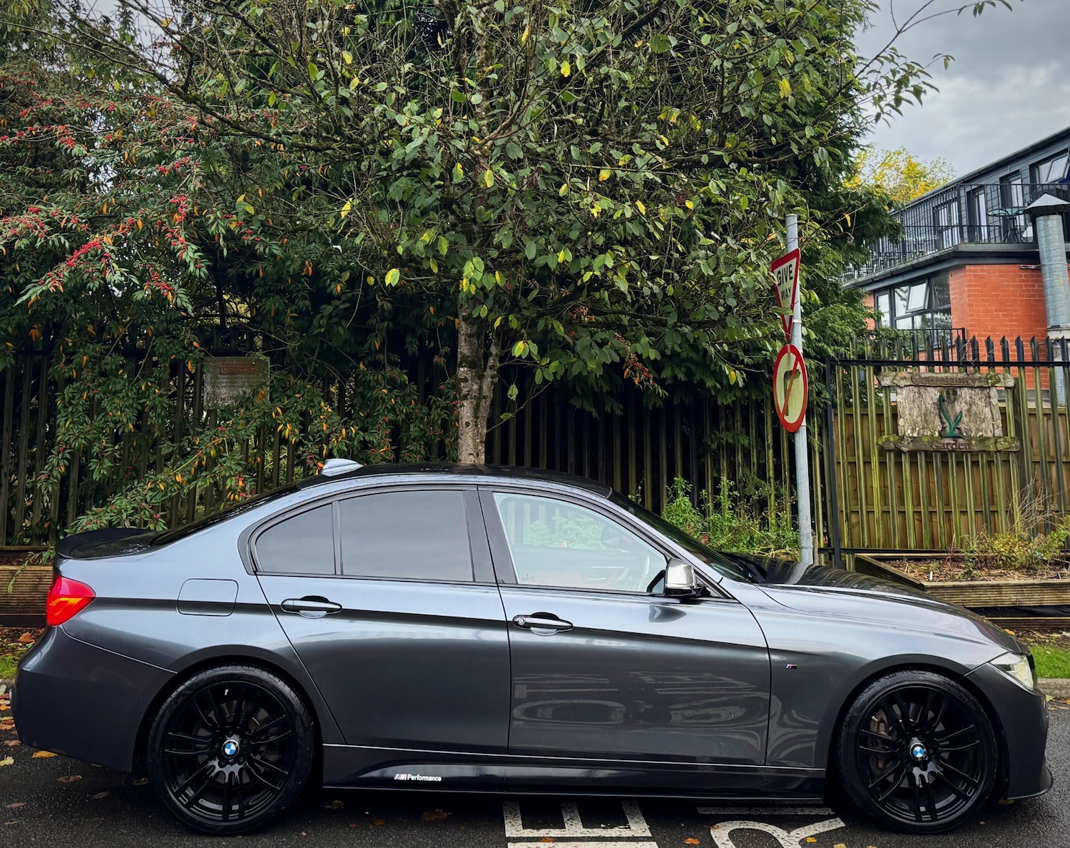 Used BMW 3 Series 2017 for sale - 76358612: Photo 22