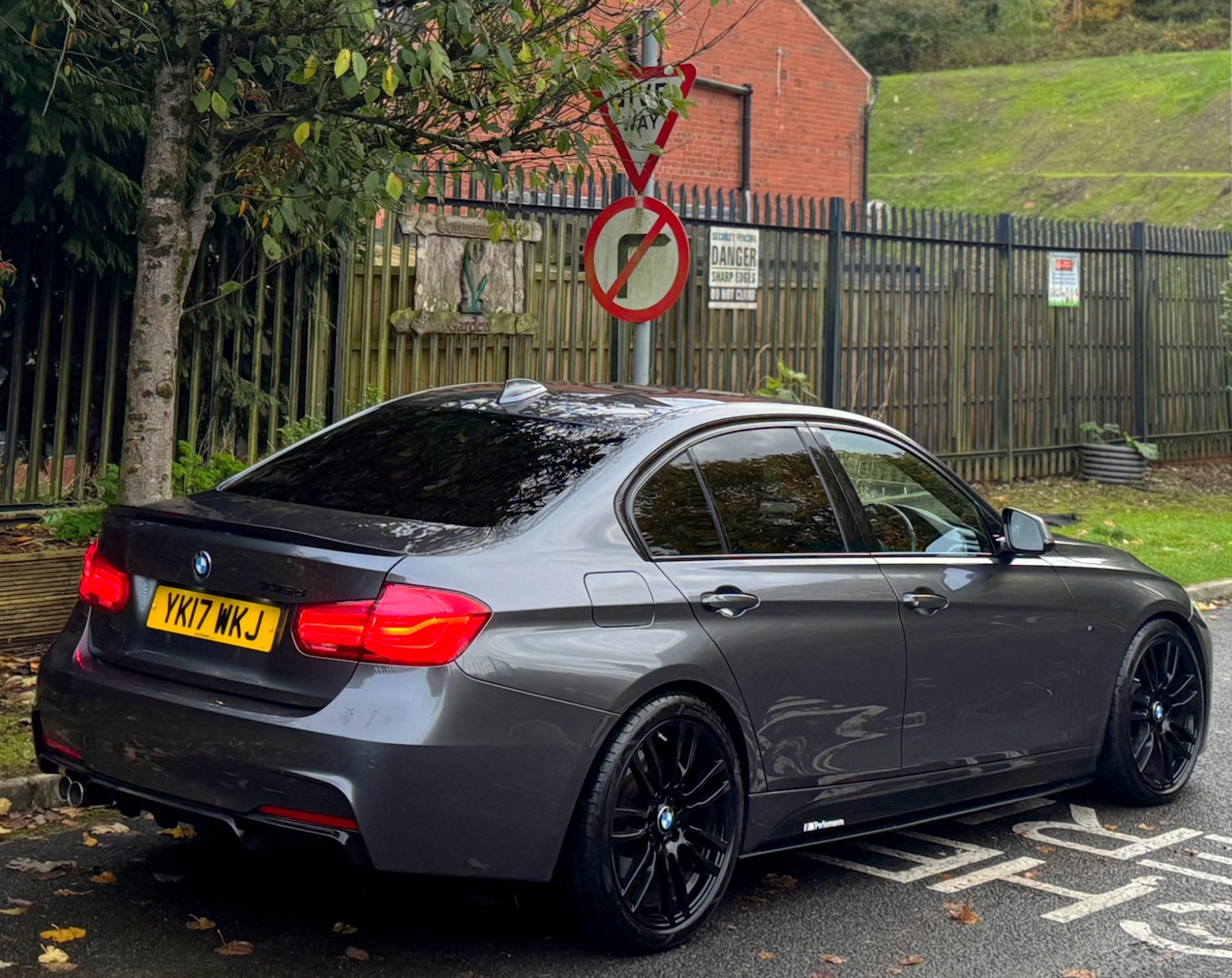 Used BMW 3 Series 2017 for sale - 76358612: Photo 24