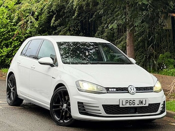 Used Volkswagen Golf 2017 for sale - 78883154: Photo