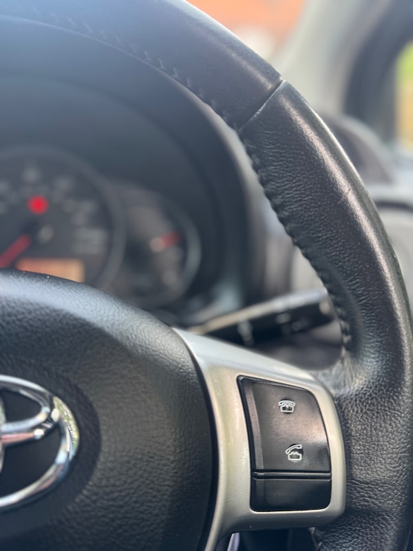 Used Toyota Yaris 2013 for sale - 76107073: Photo 44