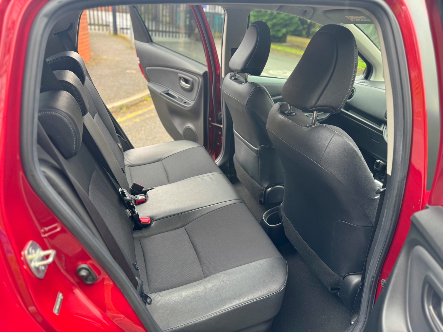 Used Toyota Yaris 2017 for sale - 78098107: Photo 32