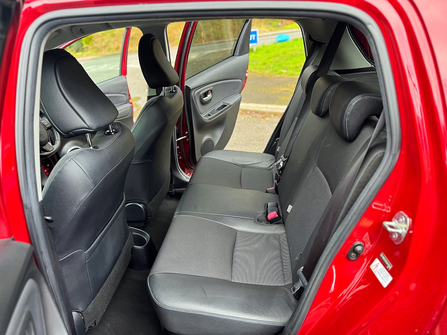 Used Toyota Yaris 2017 for sale - 78098107: Photo 37