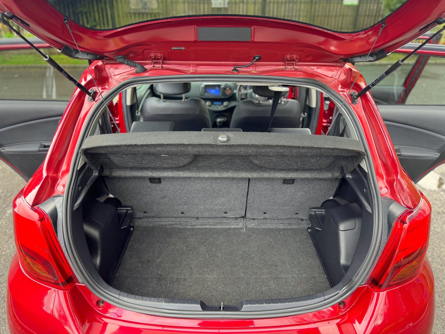 Used Toyota Yaris 2017 for sale - 78098107: Photo 38