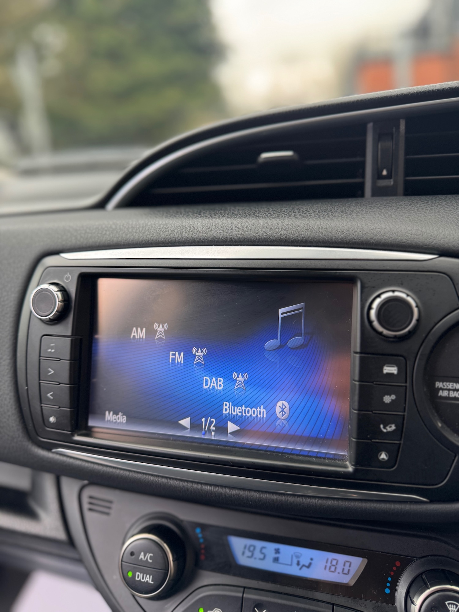 Used Toyota Yaris 2017 for sale - 78098107: Photo 51