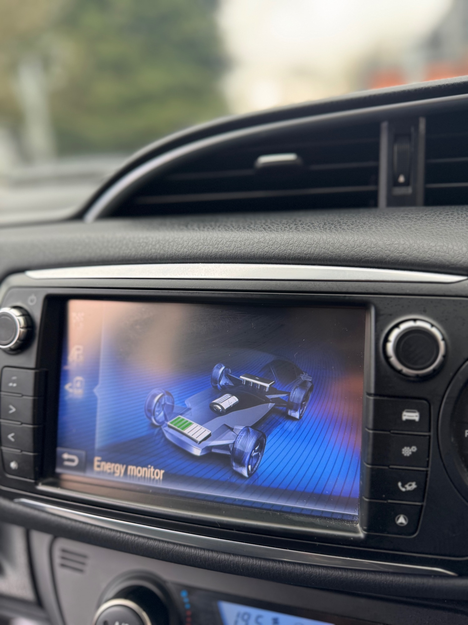 Used Toyota Yaris 2017 for sale - 78098107: Photo 53