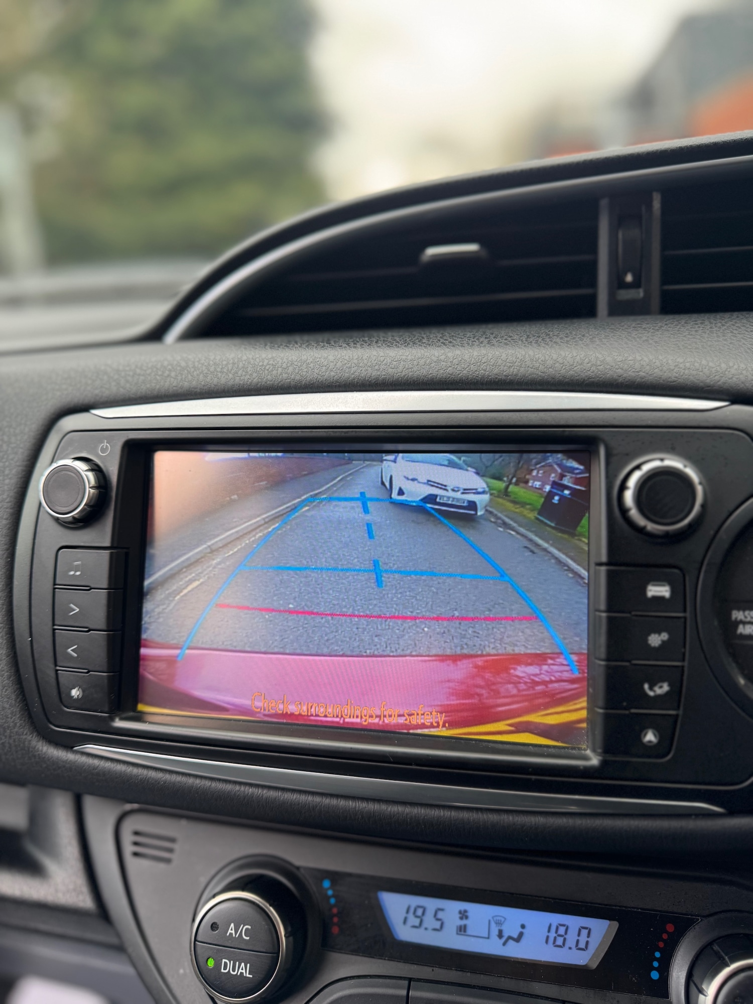 Used Toyota Yaris 2017 for sale - 78098107: Photo 54