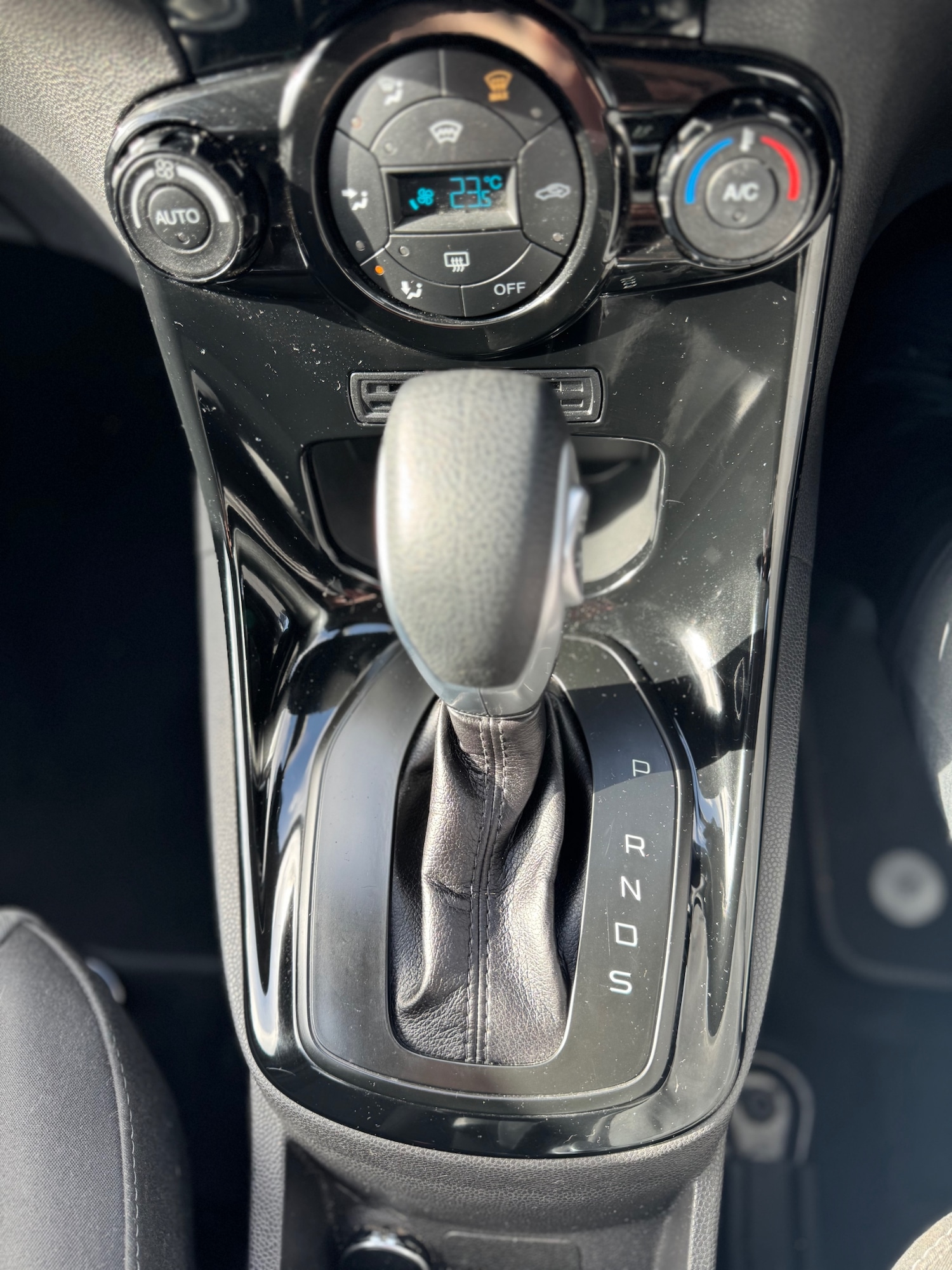 Used Ford Fiesta 2015 for sale - 78048265: Photo 57