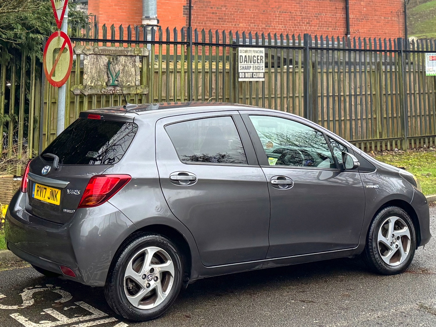 Used Toyota Yaris 2017 for sale - 77611378: Photo 23