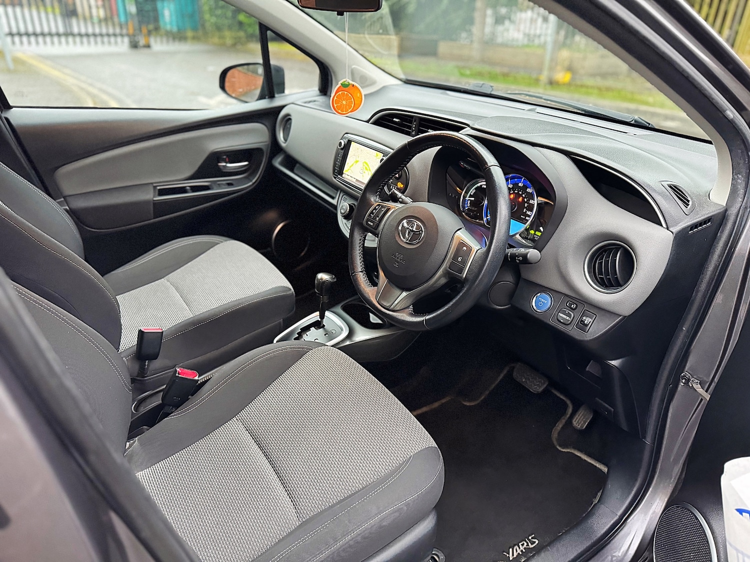 Used Toyota Yaris 2017 for sale - 77611378: Photo 29