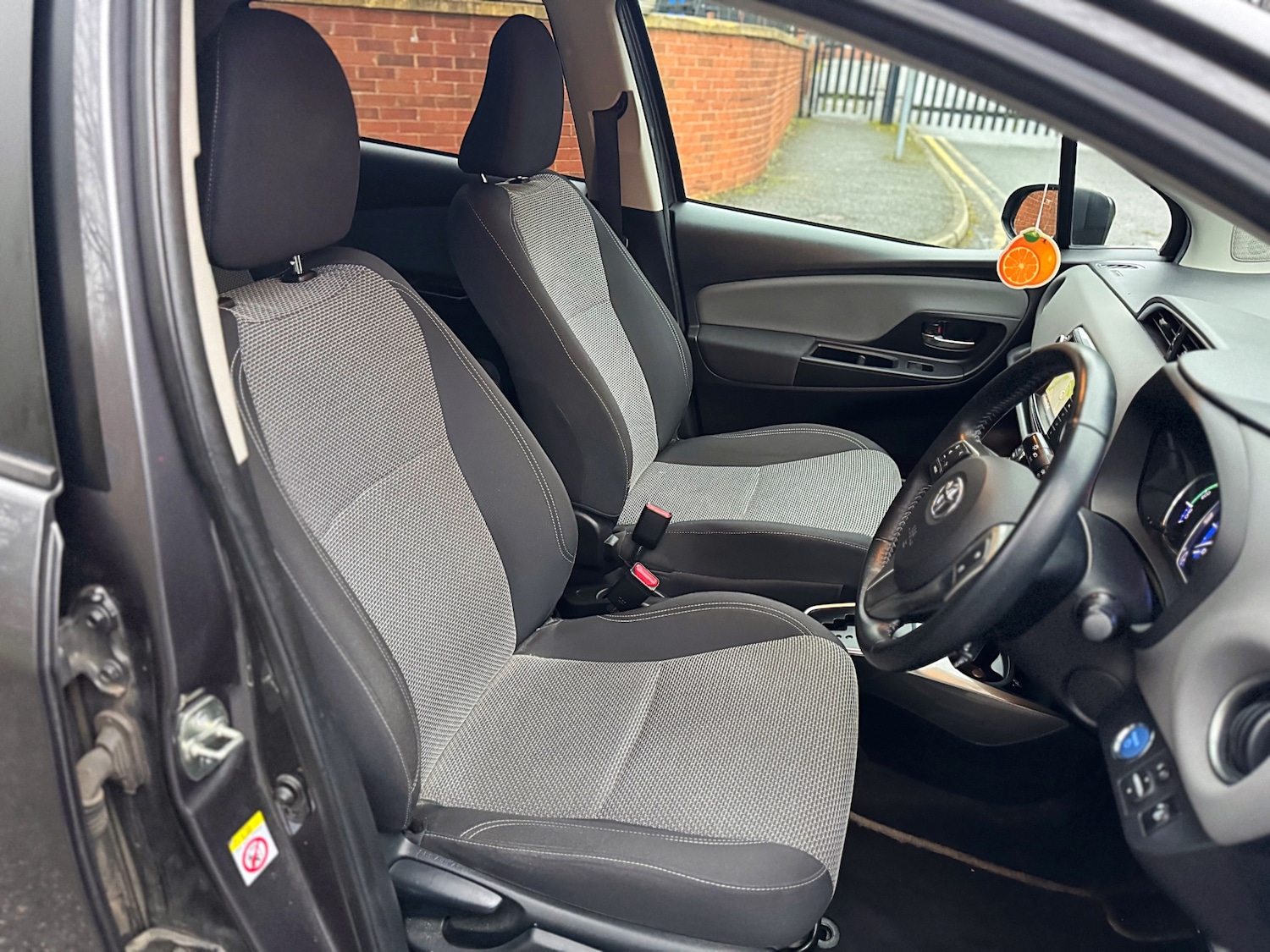 Used Toyota Yaris 2017 for sale - 77611378: Photo 32