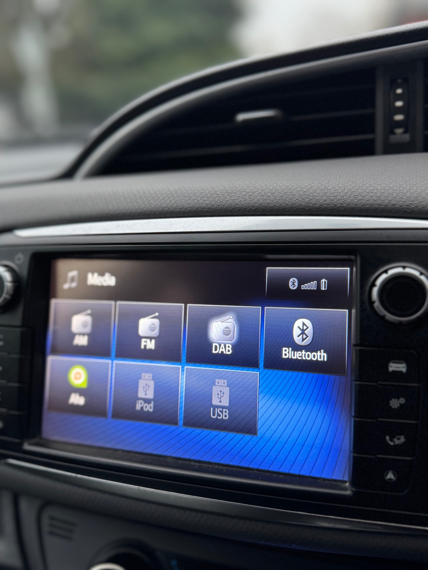 Used Toyota Yaris 2017 for sale - 77611378: Photo 53